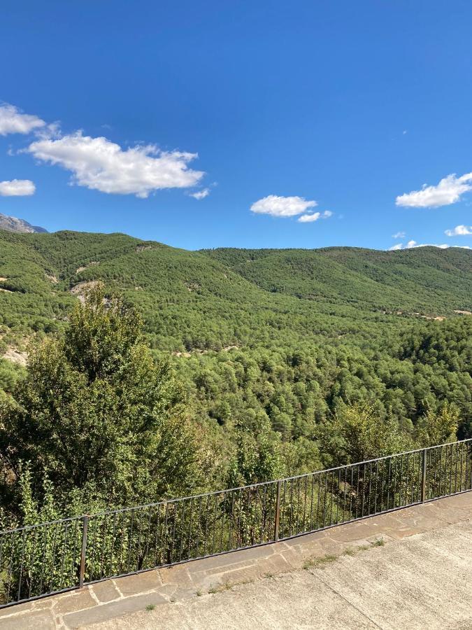 Vistas A La Montana En Un Pueblo Con Encanto. El Pueyo de Araguás Buitenkant foto