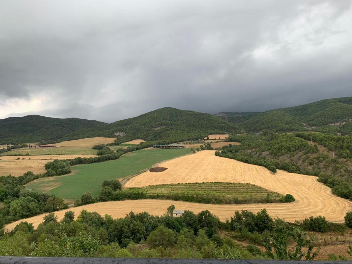 Vistas A La Montana En Un Pueblo Con Encanto. El Pueyo de Araguás Buitenkant foto